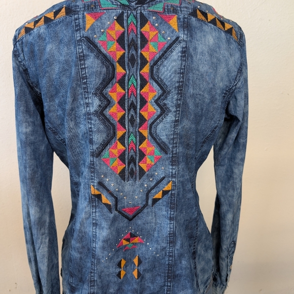 Western Ladies Shirt Embroidered Denim Shirt Colorful Accents Sz M - Picture 2 of 3